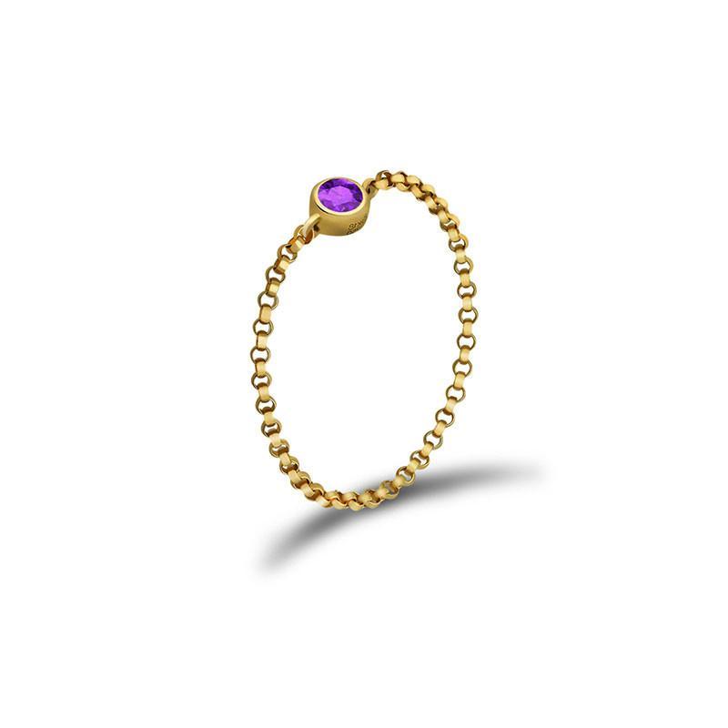 18K gold chain ring featuring a vibrant purple birthstone, perfect as a meaningful accessory or gift.