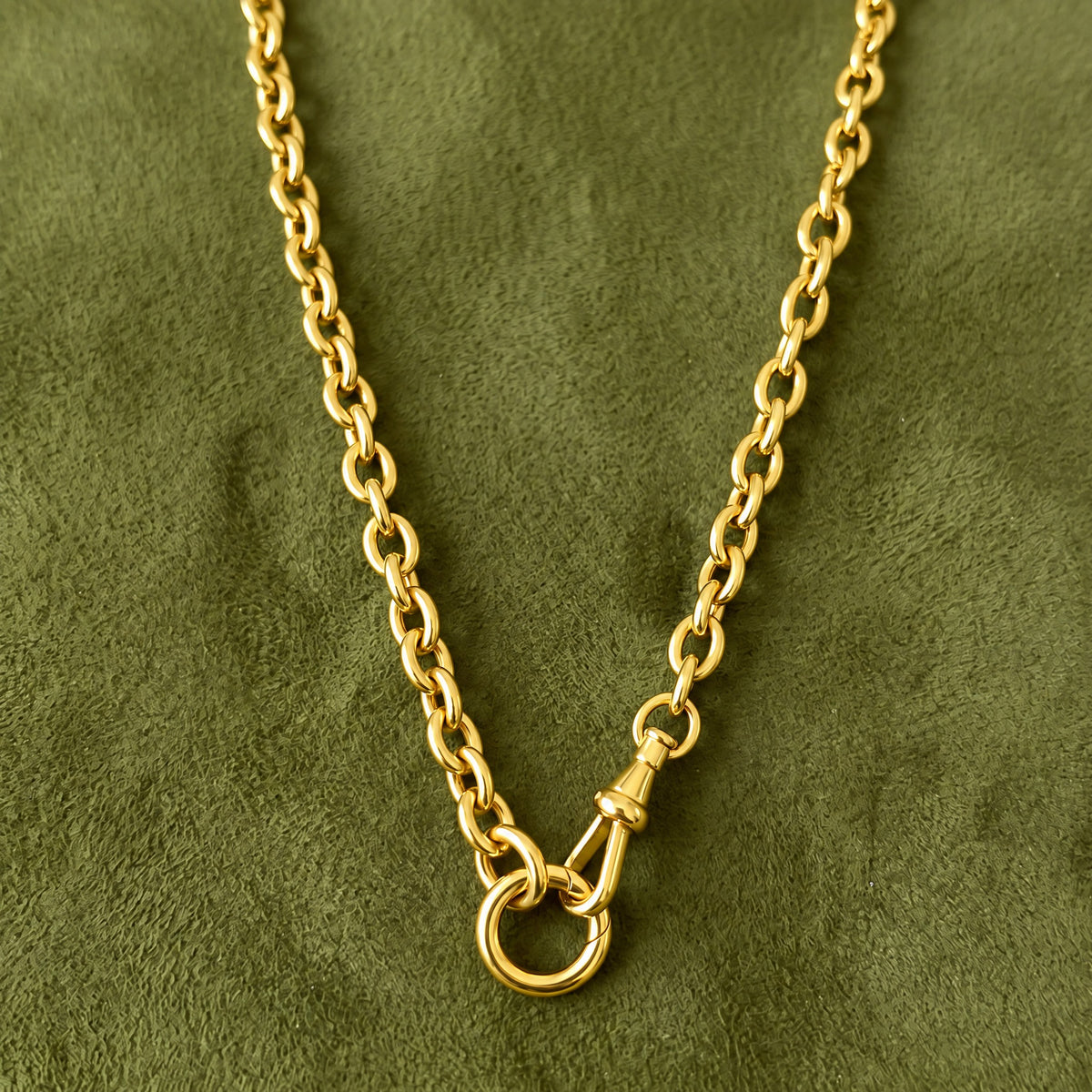 Oval Rolo Link Swivel Clasp Gold Chain Necklace in 14K yellow gold, styled, Izakov Fine Jewelry