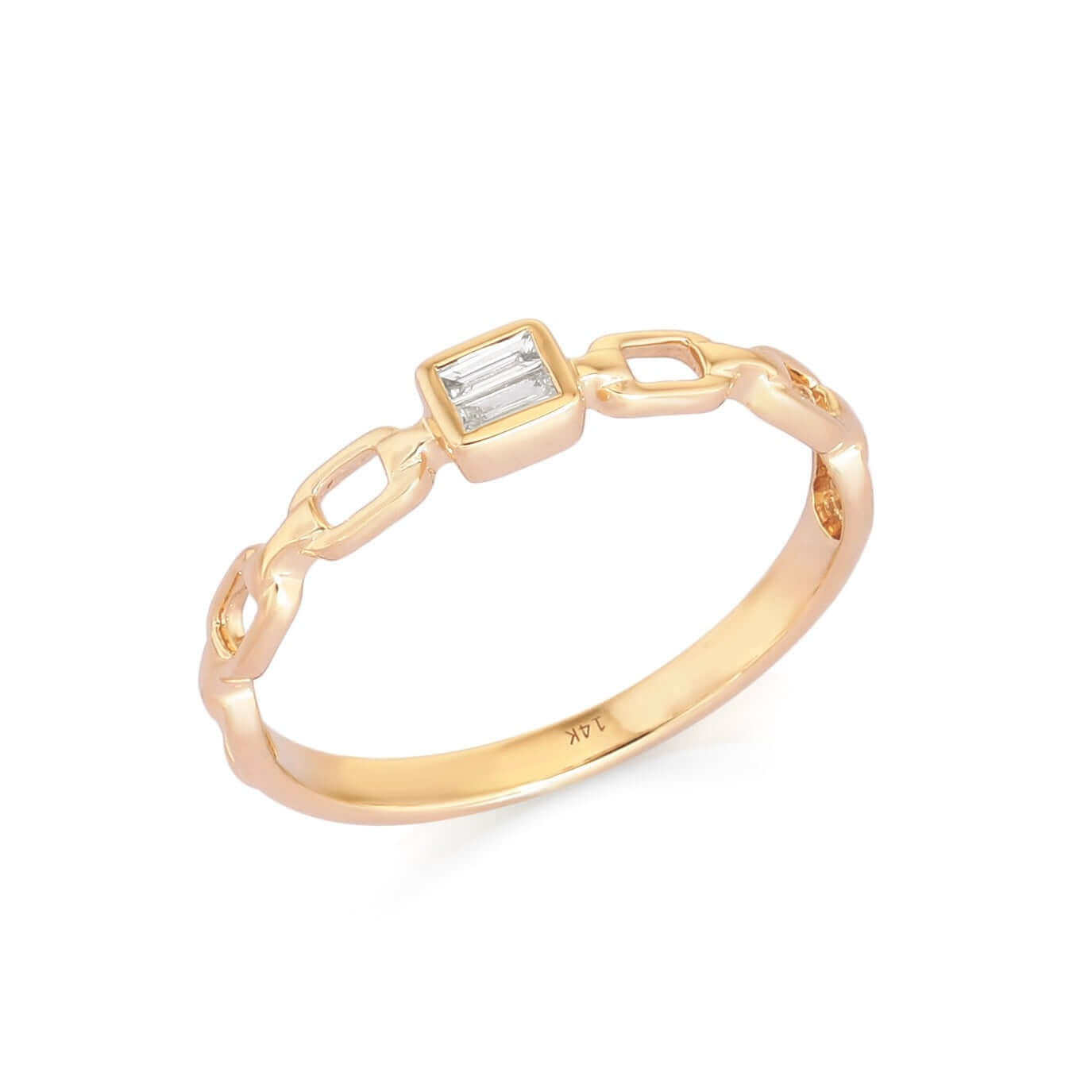 Gold chain link ring with a baguette diamond centerpiece from our jewelry collection. Elegant and unique design.