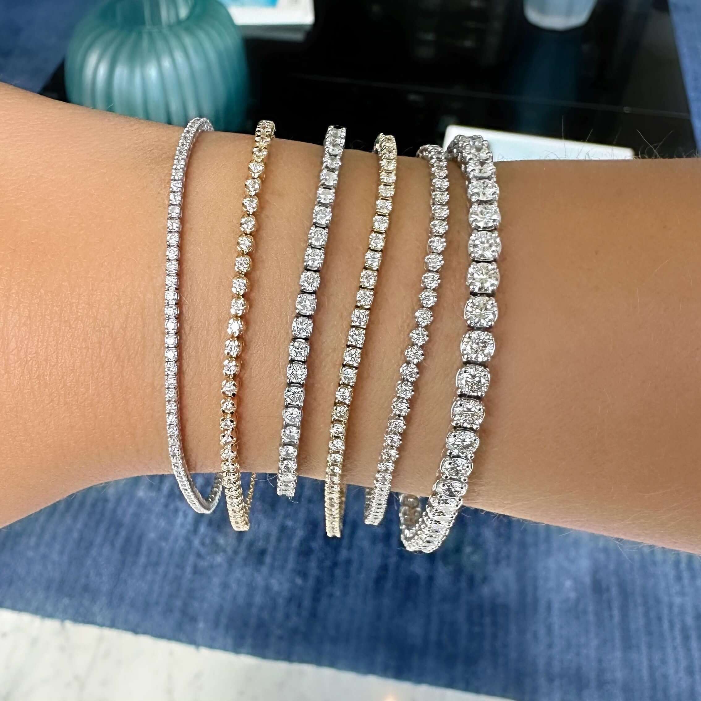 Classic Natural Diamond Tennis Bracelet in 14K Gold | Izakov Fine Jewelry