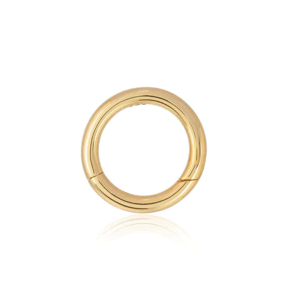 Elegant gold hoop earring from our signature jewelry collection, ideal for everyday wear and perfect for a sophisticated look.