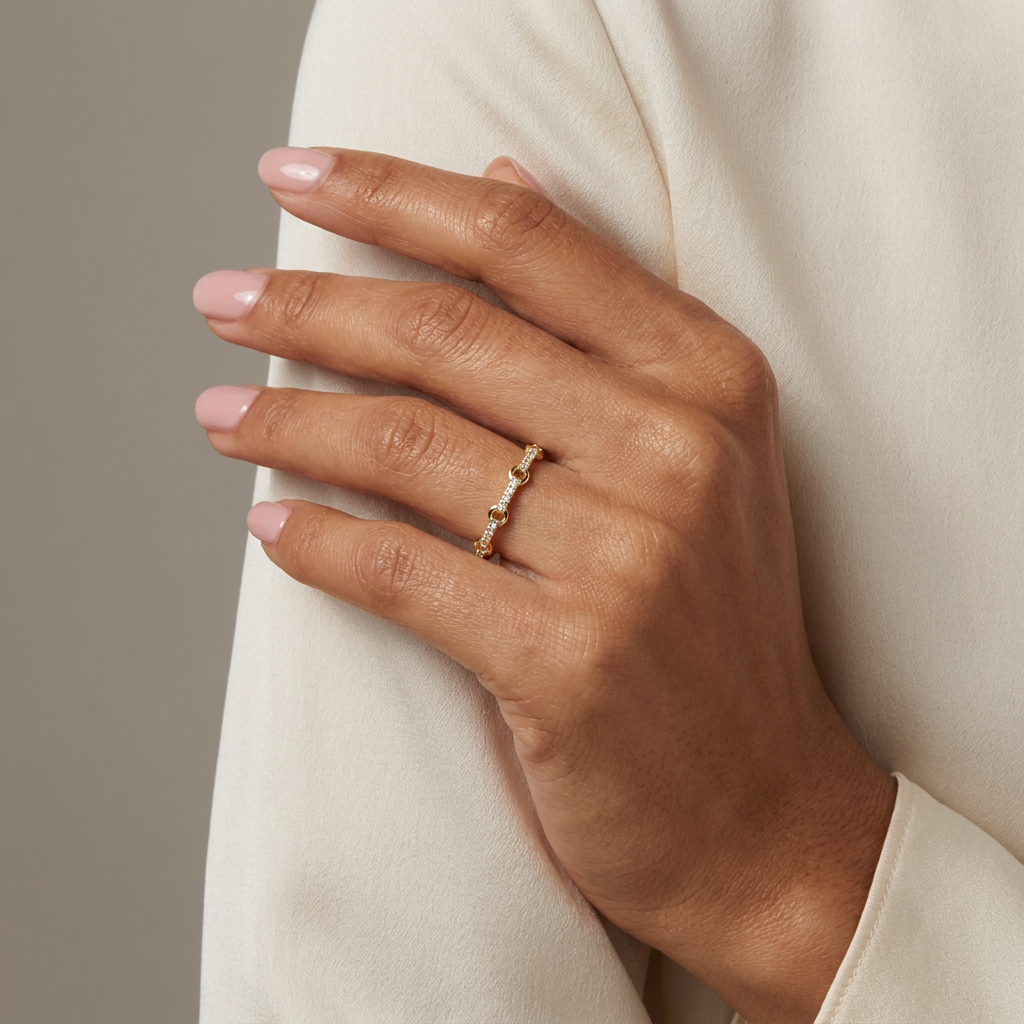 Round Links Diamond Ring — model shot