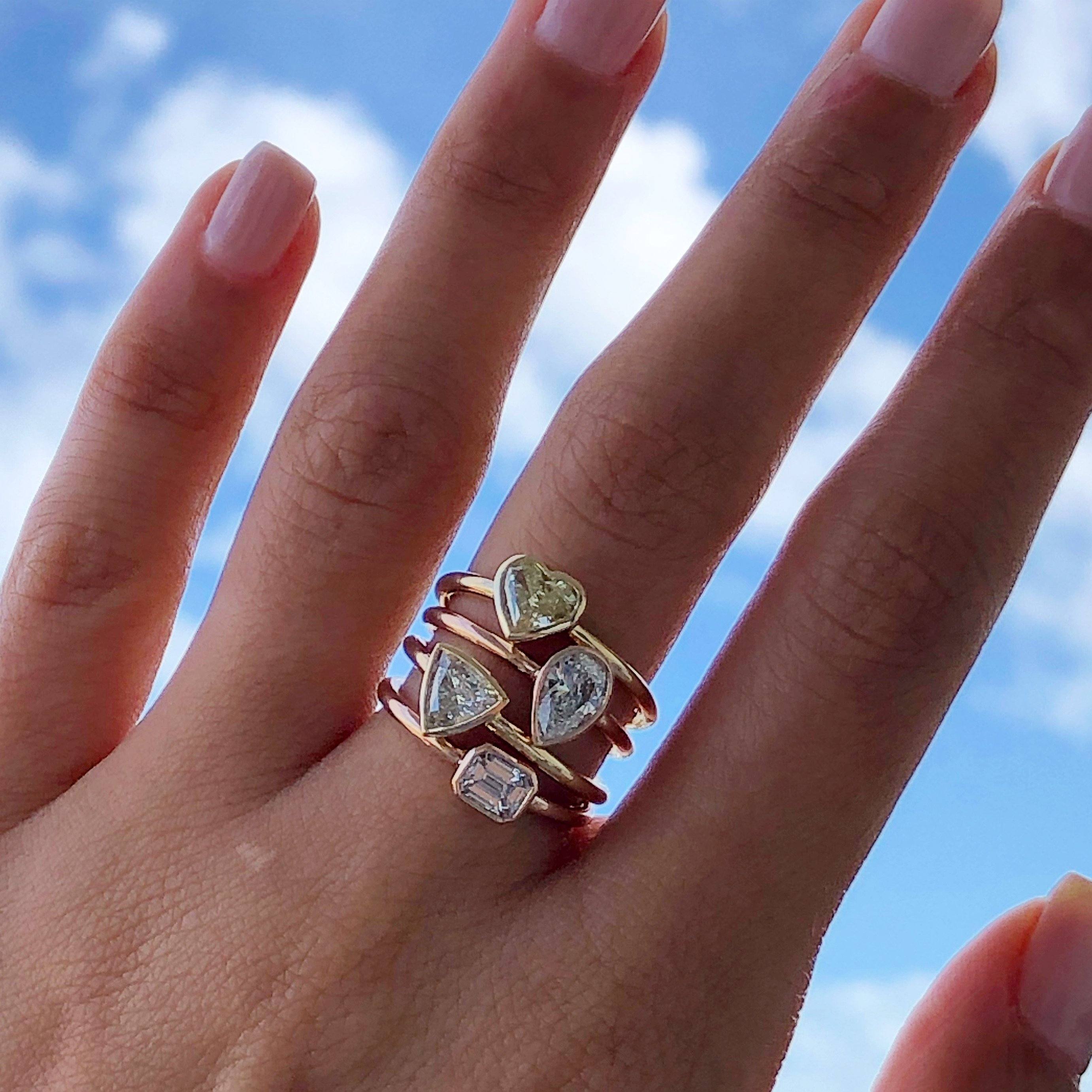 18K Gold Emerald Cut Diamond Bezel Ring - Rings - Izakov Diamonds + Fine Jewelry