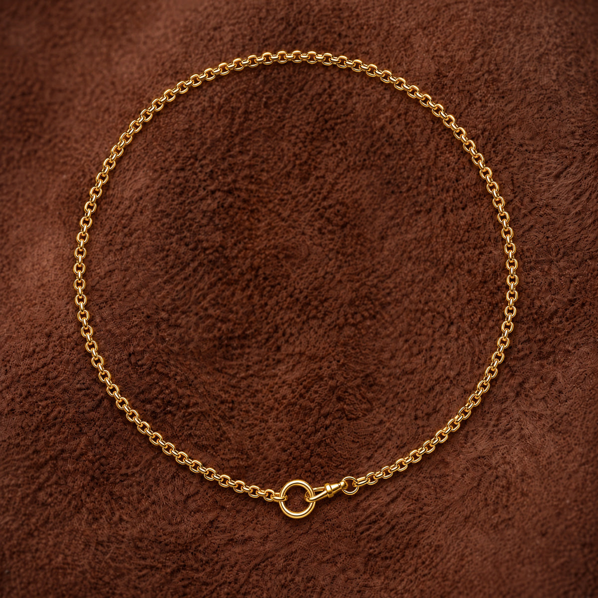 Rolo Link Swivel Clasp Gold Chain Necklace in 14K yellow gold, styled, Izakov Fine Jewelry